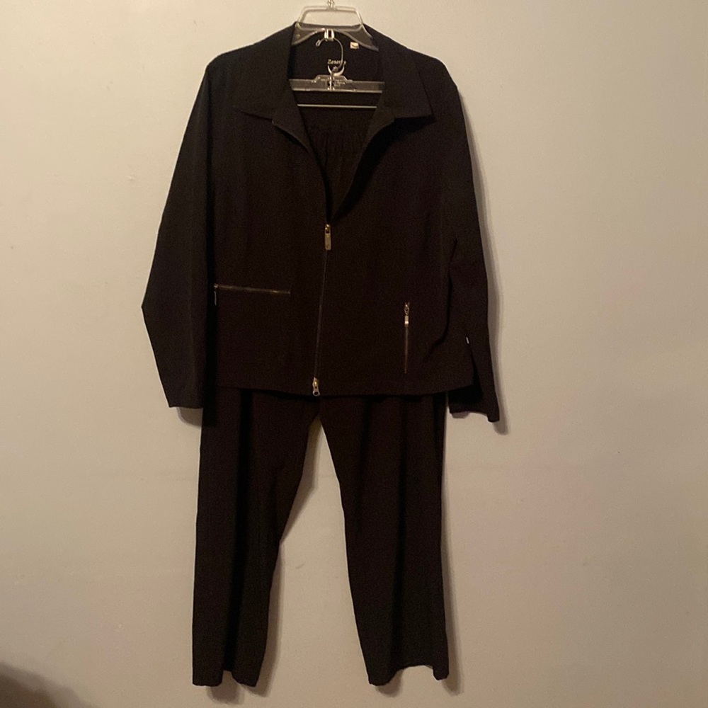 Chico’s pant suit Size 3